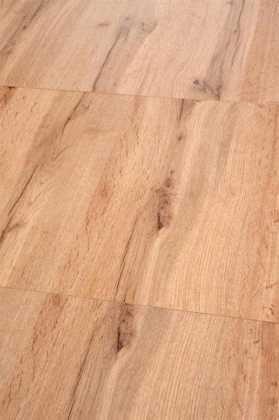 Разтегателна трапезна маса DOLOMIT – дъб вотан и черно с механизъм за разтягане, устойчиво ПДЧ и стилен дизайн за модерна трапезария