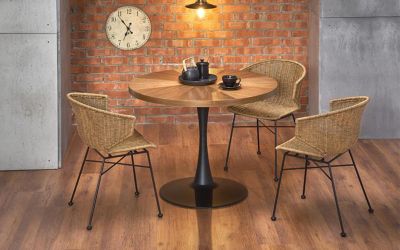 Кръгла трапезна маса CARMELO – орех и черно, Ø100 см, стабилна метална основа и изчистен дизайн за уютна трапезария